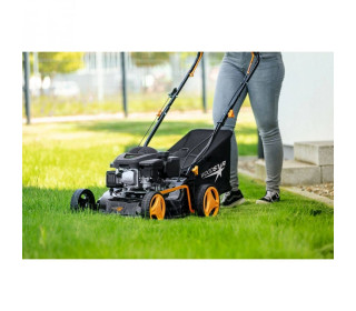 Benzines Fűnyíró 131cm3 -TT132-42 Woodster